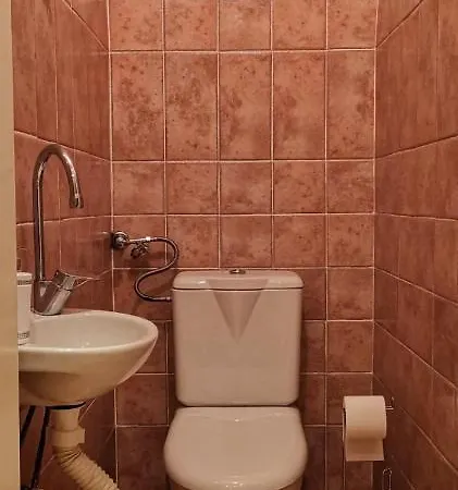 Apartment Center, Private Garage, Danube & Fortress, 3 Bdrm 2 Bath *