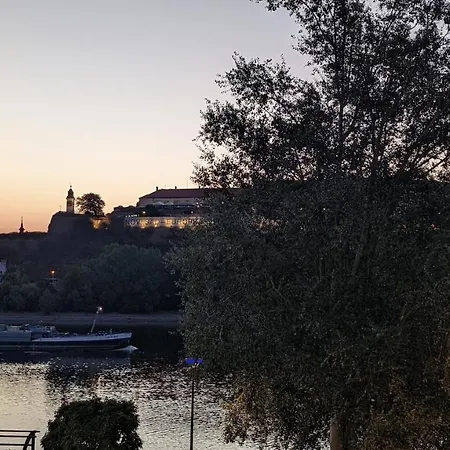 Center, Private Garage, Danube & Fortress, 3 Bdrm 2 Bath