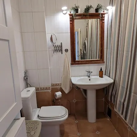 Center, Private Garage, Danube & Fortress, 3 Bdrm 2 Bath Apartment