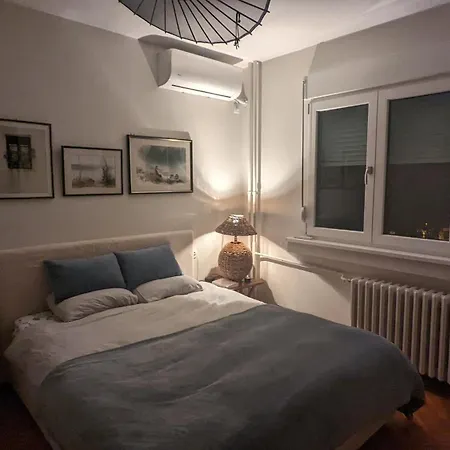 Center, Private Garage, Danube & Fortress, 3 Bdrm 2 Bath *